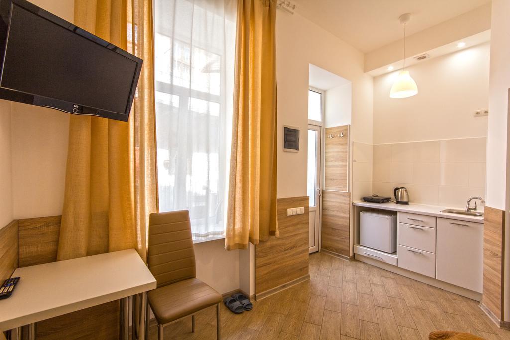 Mini Smart Apartments On Shpytalna 13- Economy Apartment Lvov Exteriér fotografie